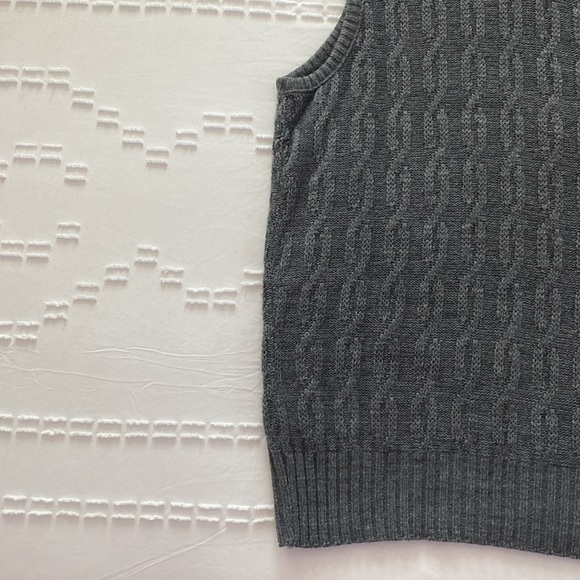 men’s large gray sweater vest - Picture 2 of 8